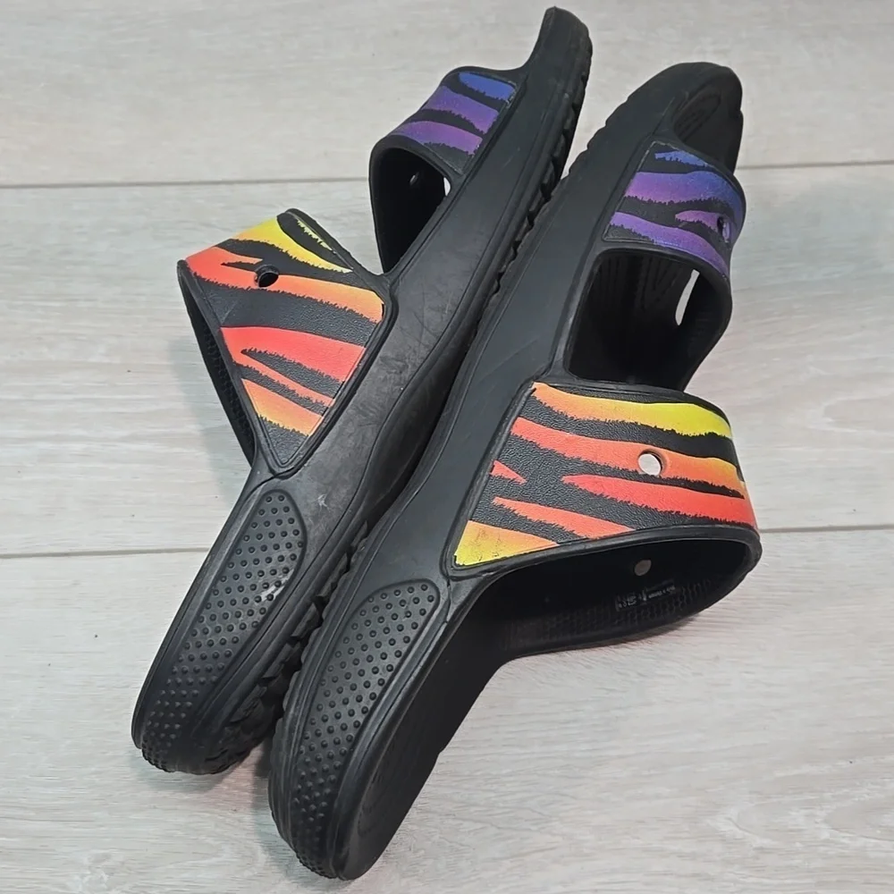 CROCS good vibrant